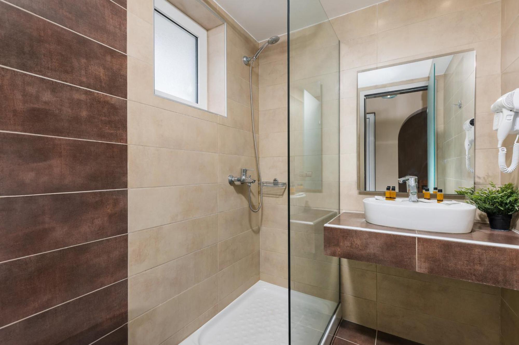 Yakinthos Hotel Laganas