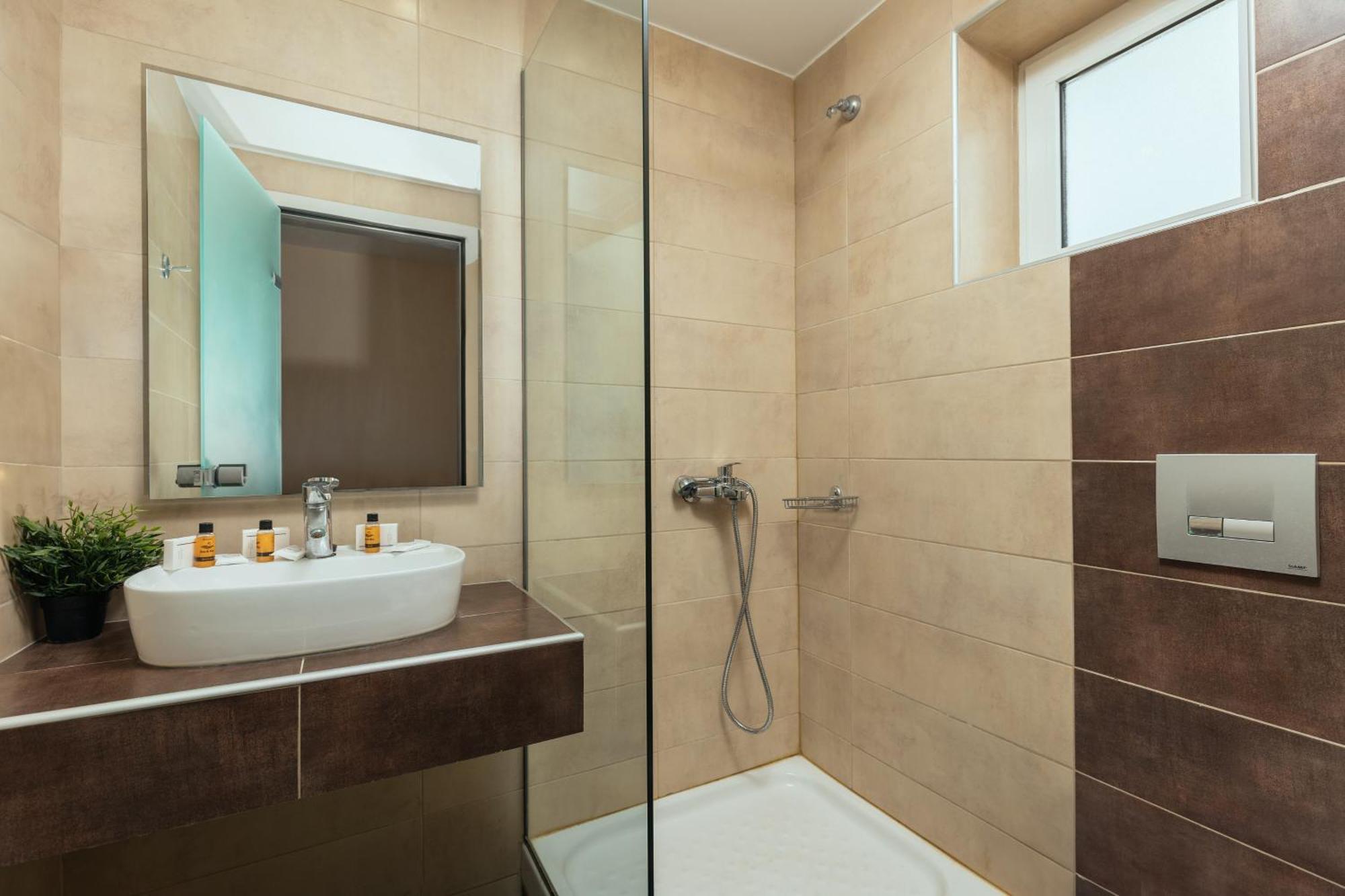 Hotel Yakinthos